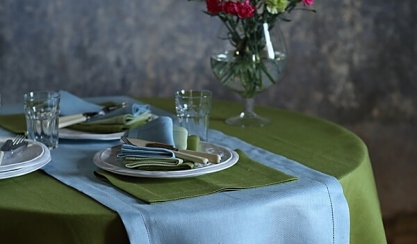 Linen table setting and tablecloth